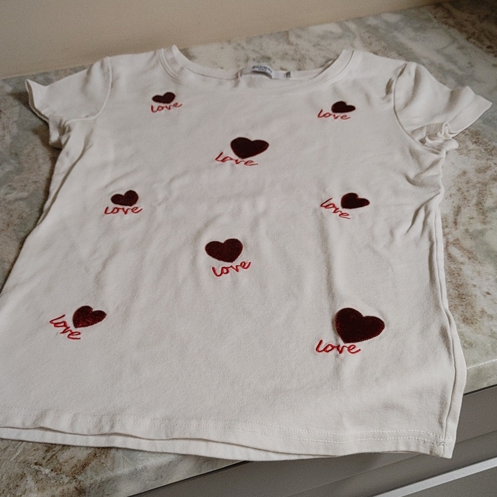 Runway Paris White T-Shirt w Red Sequin Hearts & Embroidered Love Size S